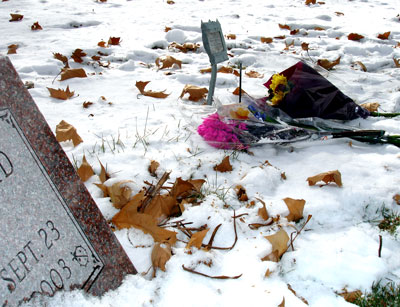 neighborgrave1.jpg